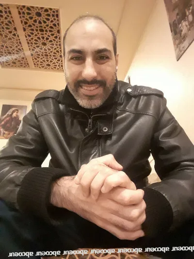 Leader, 44 ani, Tunis